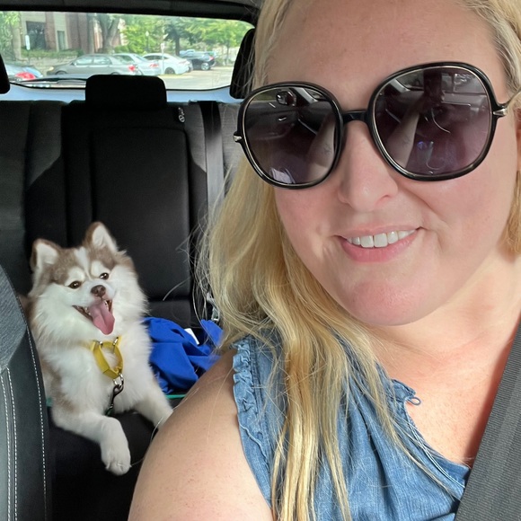 Meet your Posher, Stephanie - Picture 1 of 1